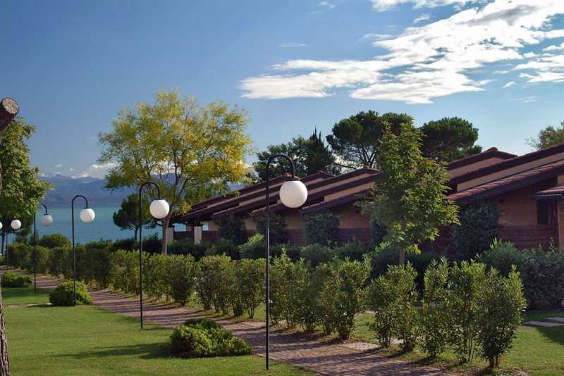 Le Corti Del Lago Паденге-суль-Гарда Экстерьер фото