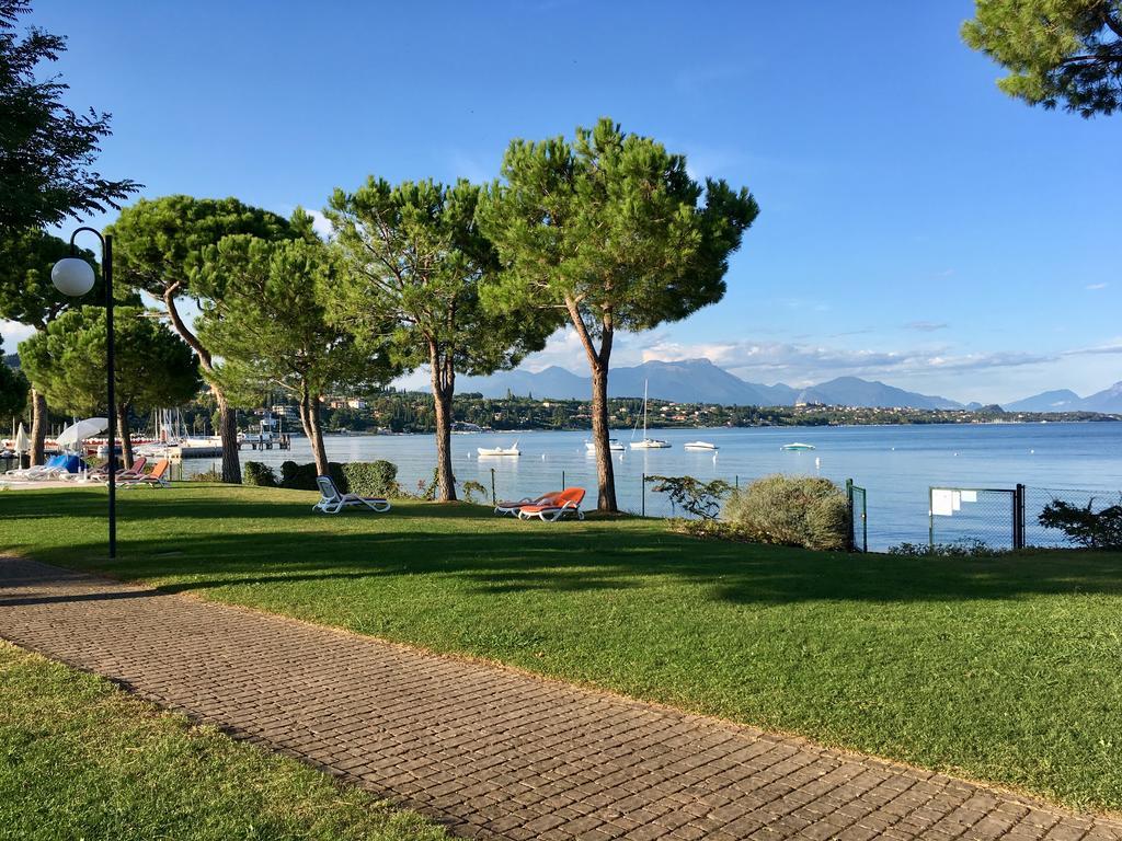 Le Corti Del Lago Паденге-суль-Гарда Экстерьер фото
