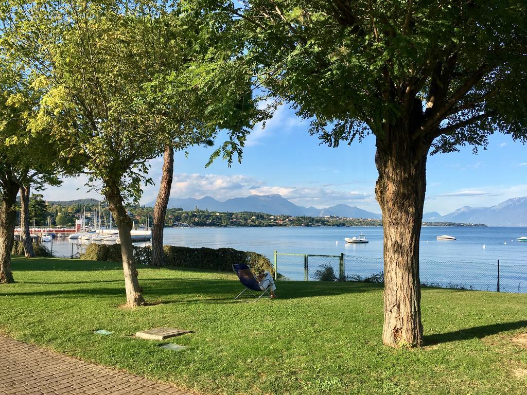 Le Corti Del Lago Паденге-суль-Гарда Экстерьер фото